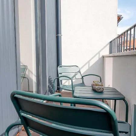 Trendy Formosa Apartment